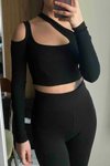 Siyah Uzun Kol Atlet Cut Out Asimetrik Yaka Örme Crop Top