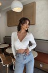 Beyaz Basic Crop Kruvaze Yaka Dalgıç Kumaş Bluz