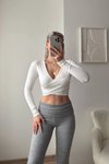 Beyaz Crop Kruvaze Yaka Dalgıç Kumaş Bluz