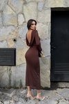 Kahverengi Uzun Sırt Dekolteli Yırtmaçlı Büzgülü Elbise