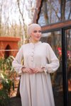 Açık Bej Katlı Yarım Patlı Tesettür Elbise