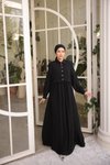 Siyah Medine İpeği Önlüklü Tesettür Elbise