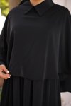 Siyah Yakalı Pelerinli Tesettür Elbise