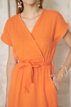 Turuncu Salaş Uzun Kruvaze Yırtmaçlı Kuşaklı Pamuk Müslin Elbise