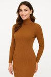 Kahverengi Fitilli Boğazlı Uzun Triko Elbise
