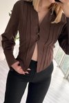 Kahverengi Dekolteli Düğme Detaylı Poplin Gömlek