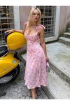 Pembe Çiçek Desenli Uzun Askılı Omuz Bağlamalı Büzgü Detaylı Elbise