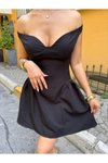 Siyah Mini Omzu Açık Sırt Dekolteli Lastikli Göğüs Detaylı Fermuarlı Elbise