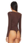 Koyu Kahve Rengi Derin V Yaka Büzgü Detaylı İpek Jarse Body
