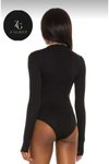 Siyah İpek Jarse Bisiklet Yaka Parmak Geçmeli Bodysuit