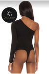 Siyah Tek Kol Önü Yarık Omuz Dekolteli Body