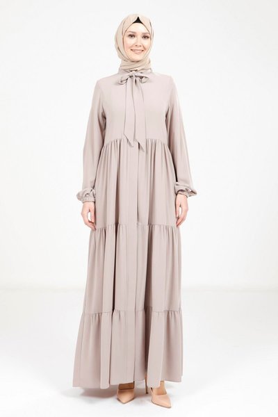 Bej Açık Üç Katlı Büzgülü Yakası Bağcıklı Ferace