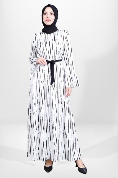 Siyah Desenli Seyyar Kuşaklı Volan Kol Tesettür Elbise