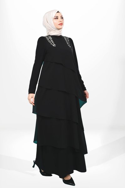 Siyah Volanlı Omzu Taş Detaylı Tesettür Abiye Elbise