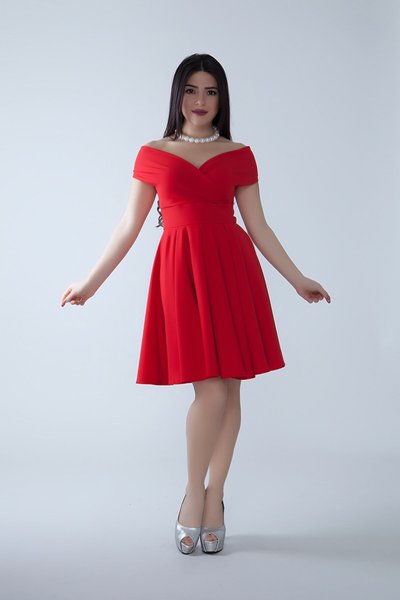 Kırmızı Mini Kloş Dökümlü Kayık Yaka Pileli Abiye Elbise