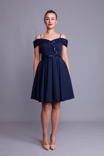 Lacivert Kareli Askılı Düşük Omuz Mini Kloş Payet Detaylı Abiye Elbise