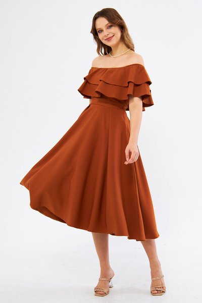 Tarçın Midi Düşük Omuz Fırfır Yaka Dokuma Elbise