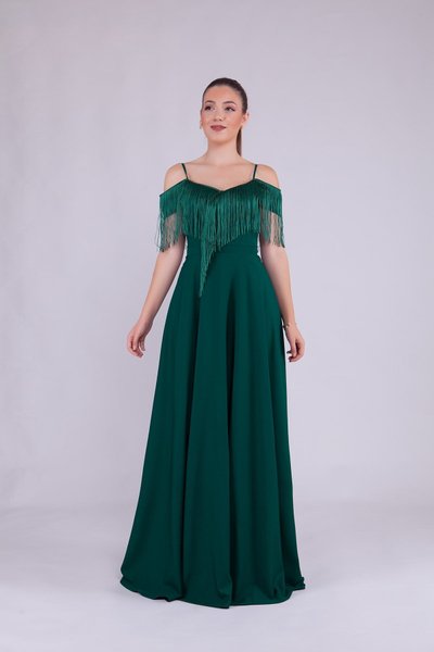 Zümrüt Uzun Kayık Yaka Püskül Detay Abiye Elbise