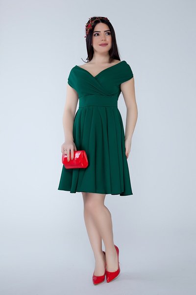 Zümrüt Yeşili Mini Kloş Kayık Yaka Pileli Abiye Elbise