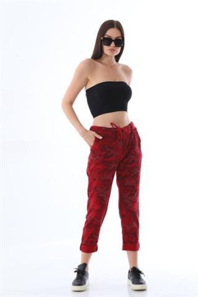 بنطلون ضيق إيطالي أحمر بطبعة مموهة برباط خصر