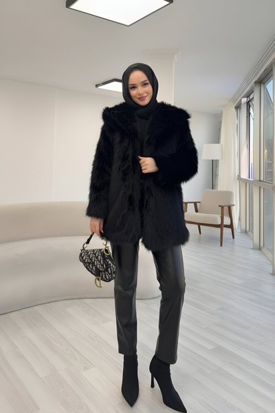 Statement Collar Detail Fur Winter Coat - Black