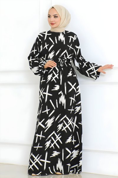 Siyah Fırça Desenli Beli Kuşaklı Tesettür Elbise
