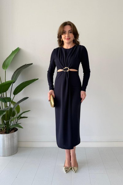 Lacivert Uzun Midi Aksesuar Detaylı Krep Elbise