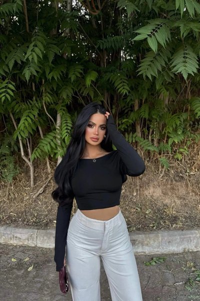 Basic Crop Back Cut-out Top - Black