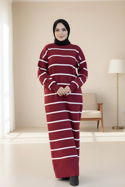 فستان تريكو محتشم مخطط باللون البوردو