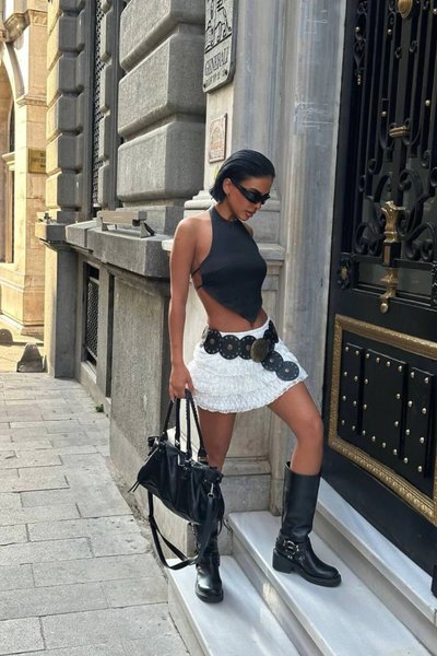 Beyaz Mini Dantel Kat Detaylı Şortlu Etek