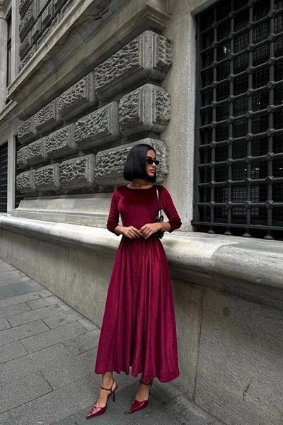 Premium Velvet Belt-Detail Dress - Maroon