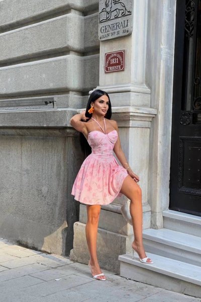 Pembe Çiçek Desenli Mini Halter Büstiyer Detaylı Elbise