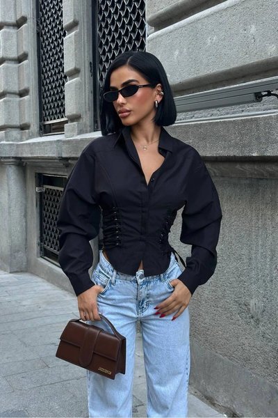 Siyah Korse Formlu Yan Bağcıklı Gömlek