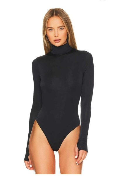 Siyah Balıkçı Yaka Parmak Geçmeli İpek Jarse Body