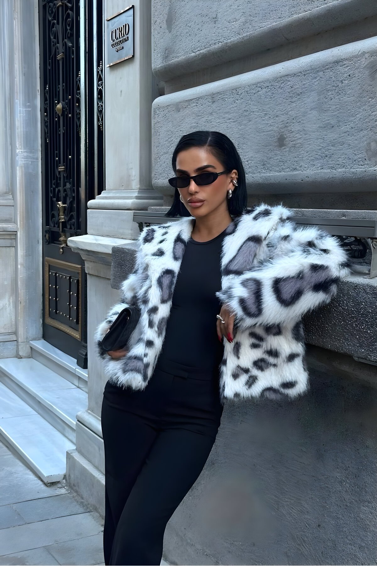 جاكيت فاخر بياقة فرو بنقشة فهد أبيض ورمادي - VİSKALİ