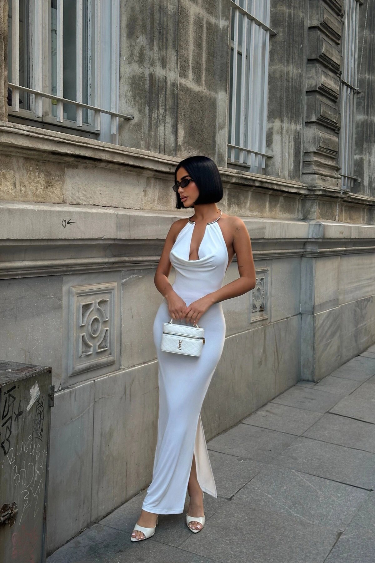 Long Lined Accessorized Open-Back Evening Dress - White - VİSKALİ