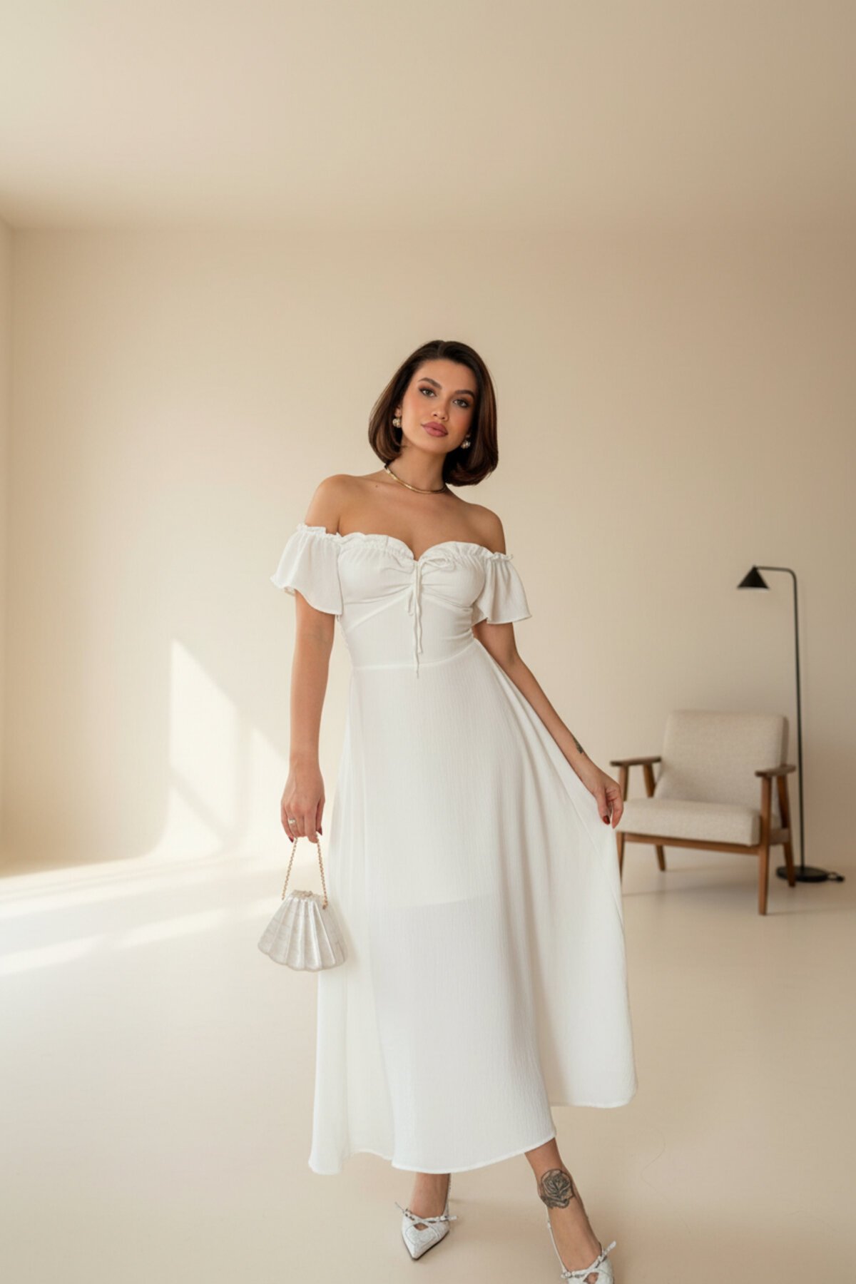 Beyaz Uzun Tam Kalıp Off-shoulder Sırt Detaylı Elbise - VİSKALİ