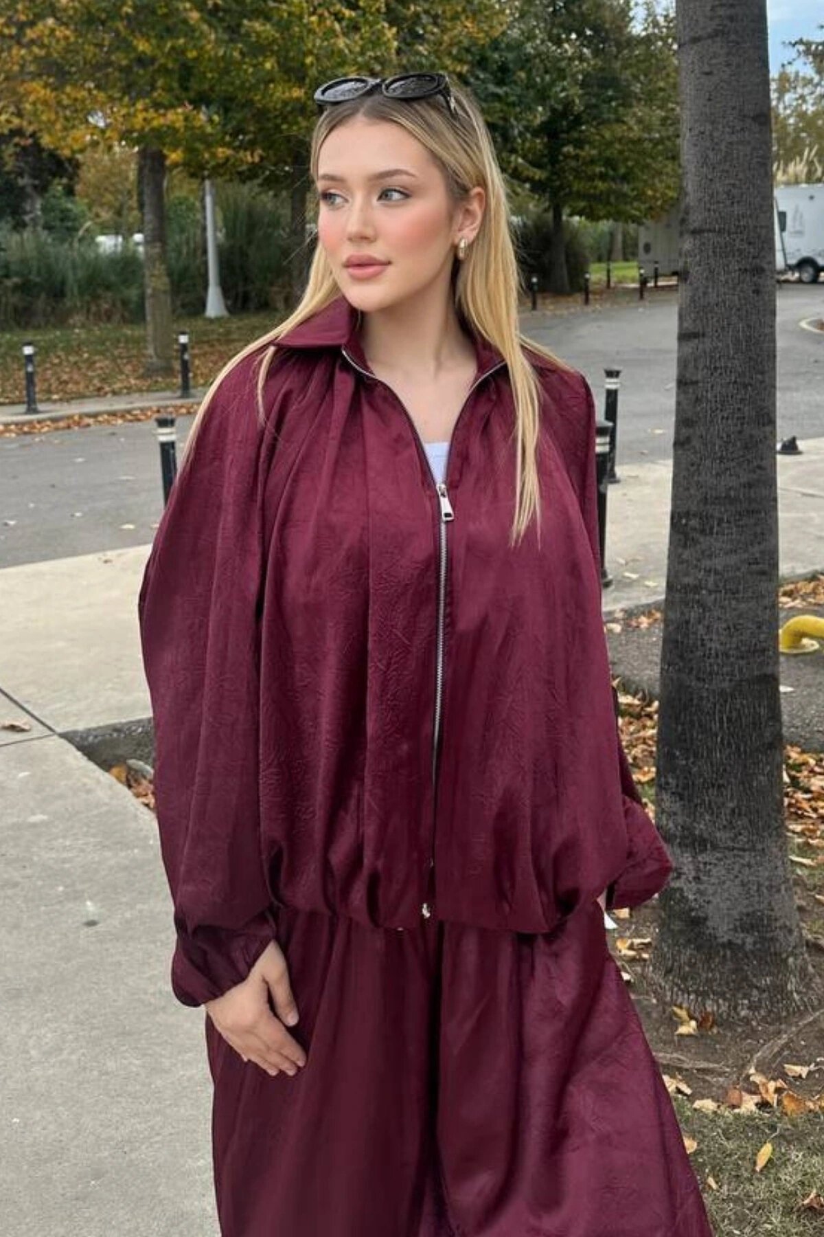 Oversize Textured Satin Batwing Sleeve Jacket and Wide Trousers Set - Burgundy - VİSKALİ