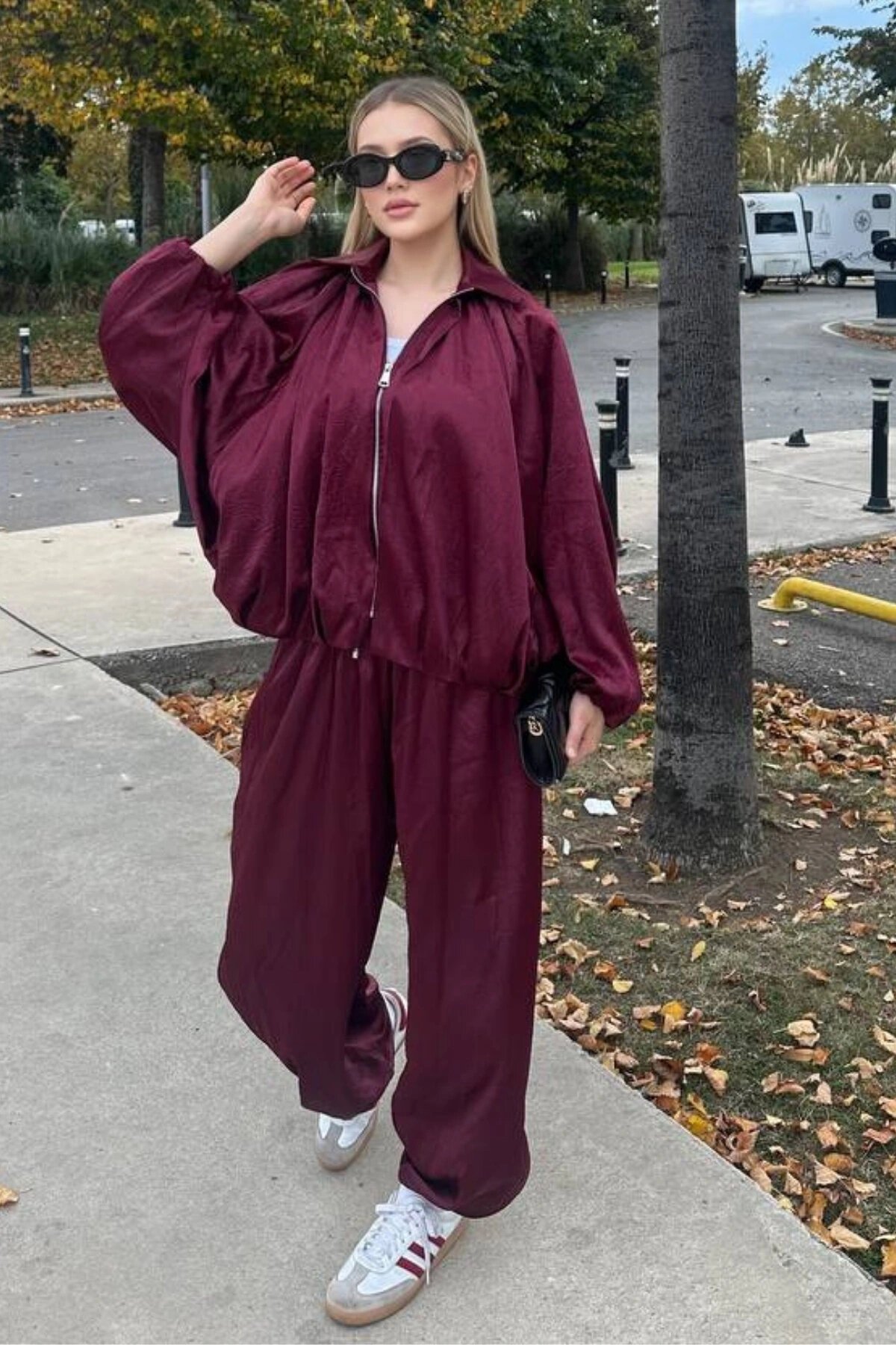 Oversize Textured Satin Batwing Sleeve Jacket and Wide Trousers Set - Burgundy - VİSKALİ
