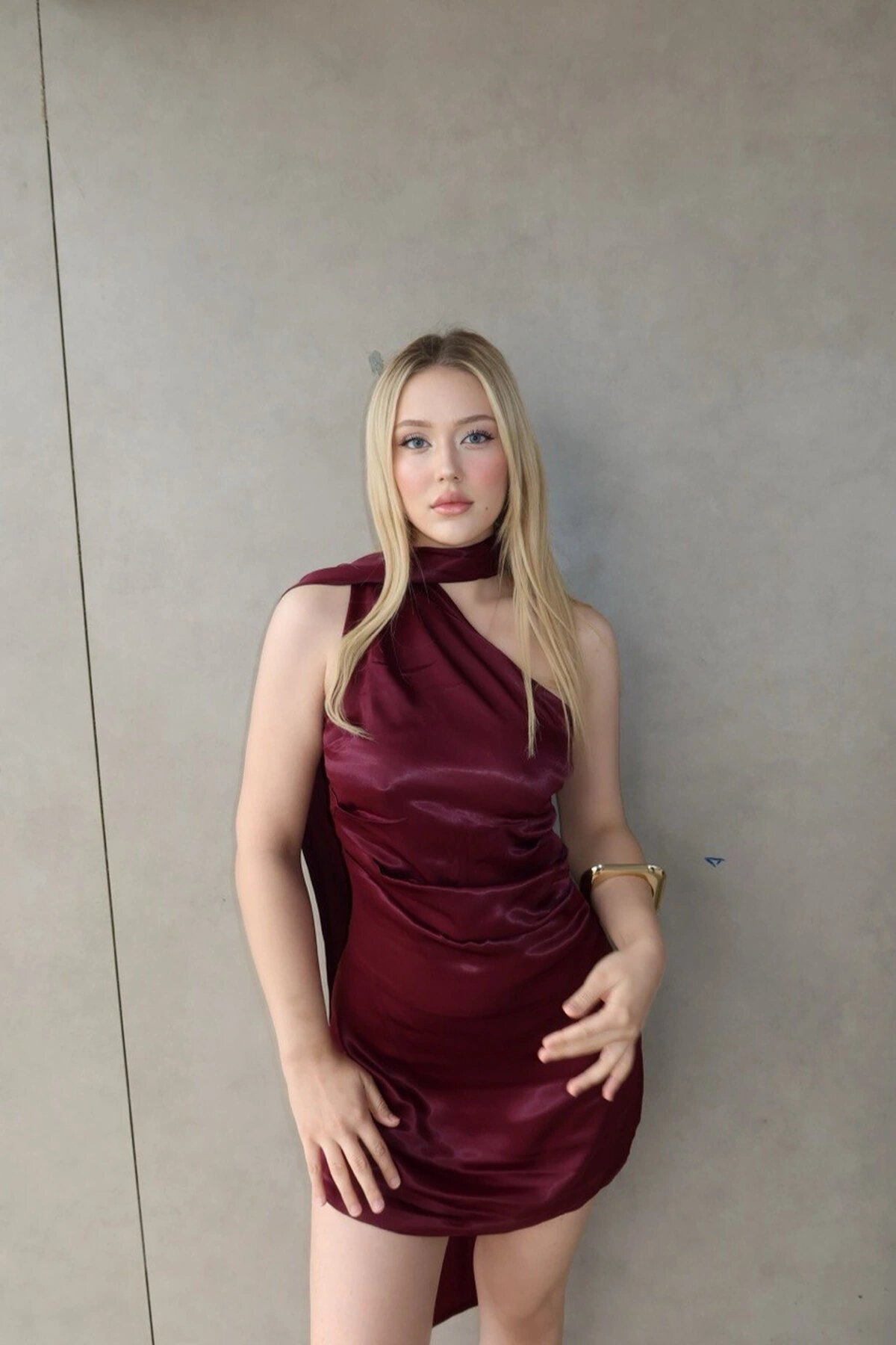 Bordo Mini Premium Tek Omuz Şal Detaylı Saten Abiye Elbise - VİSKALİ