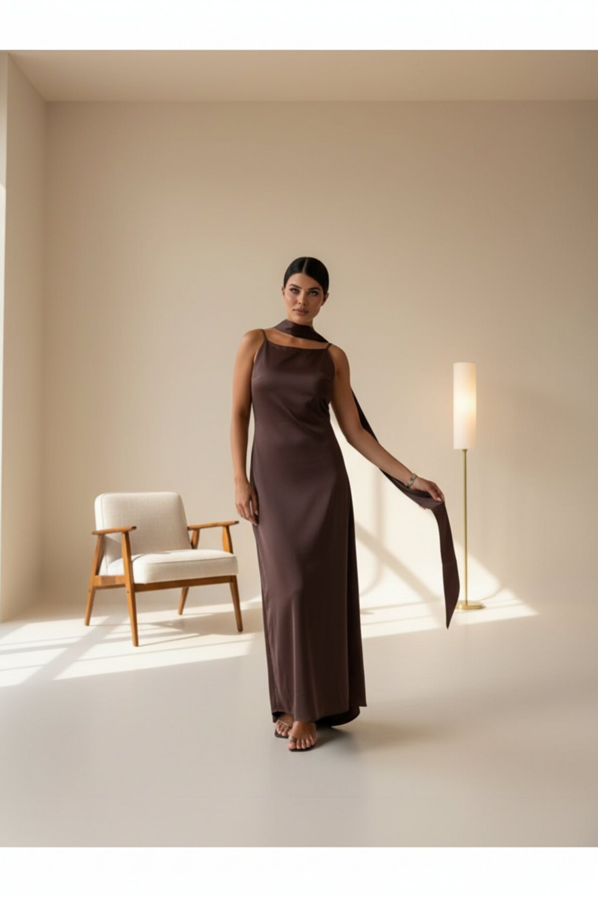 Kahverengi Uzun Saten İnce Askılı Sırt Dekolteli Şal Detaylı Abiye Elbise - VİSKALİ