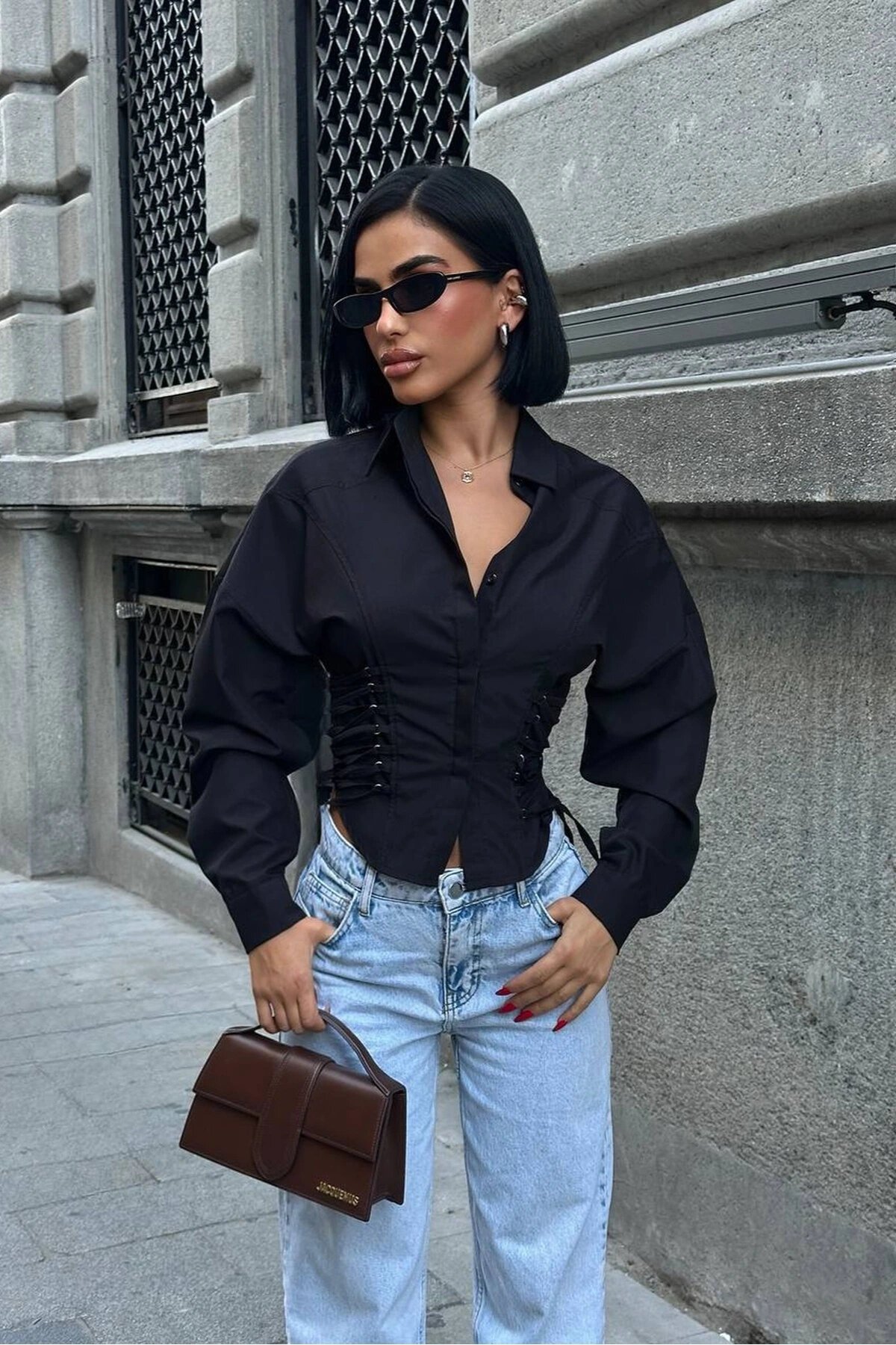 Siyah Korse Formlu Yan Bağcıklı Gömlek - VİSKALİ