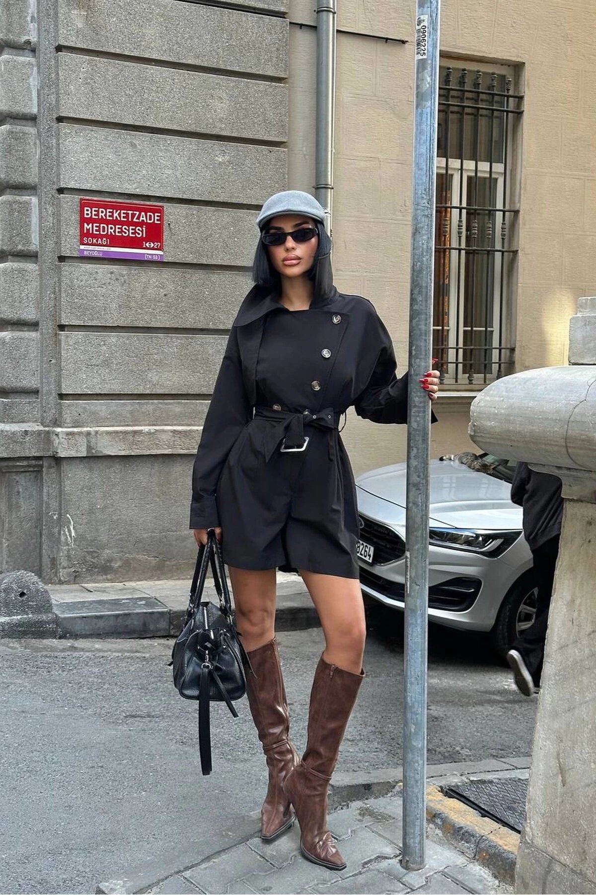 Siyah Premium Şortlu Kemerli Düğme Detaylı Trençkot Tulum - VİSKALİ