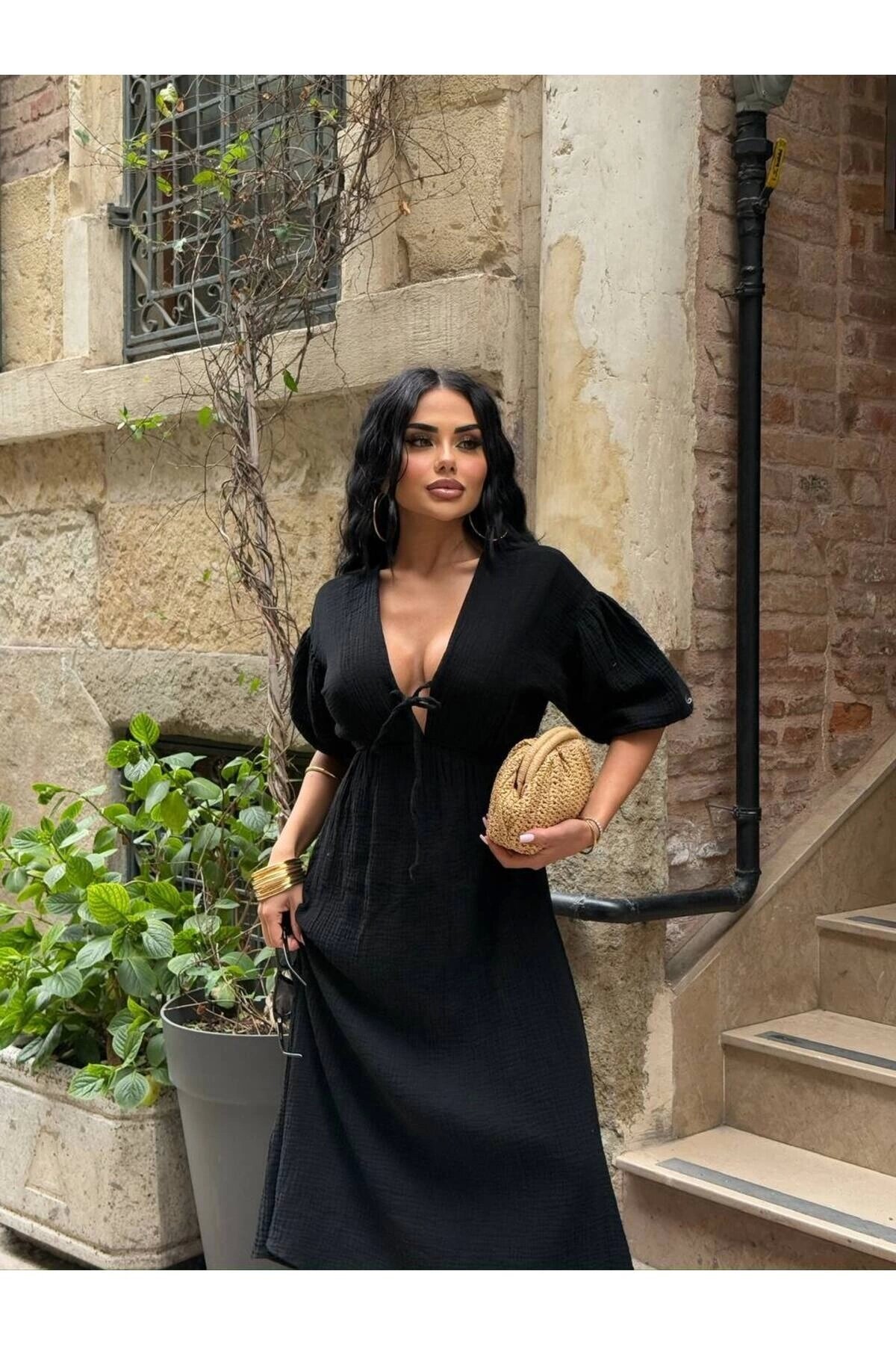 فستان طويل ميدي أسود بنسيج كتان موسلين بياقة V وخصر مزموم بربطة - VİSKALİ