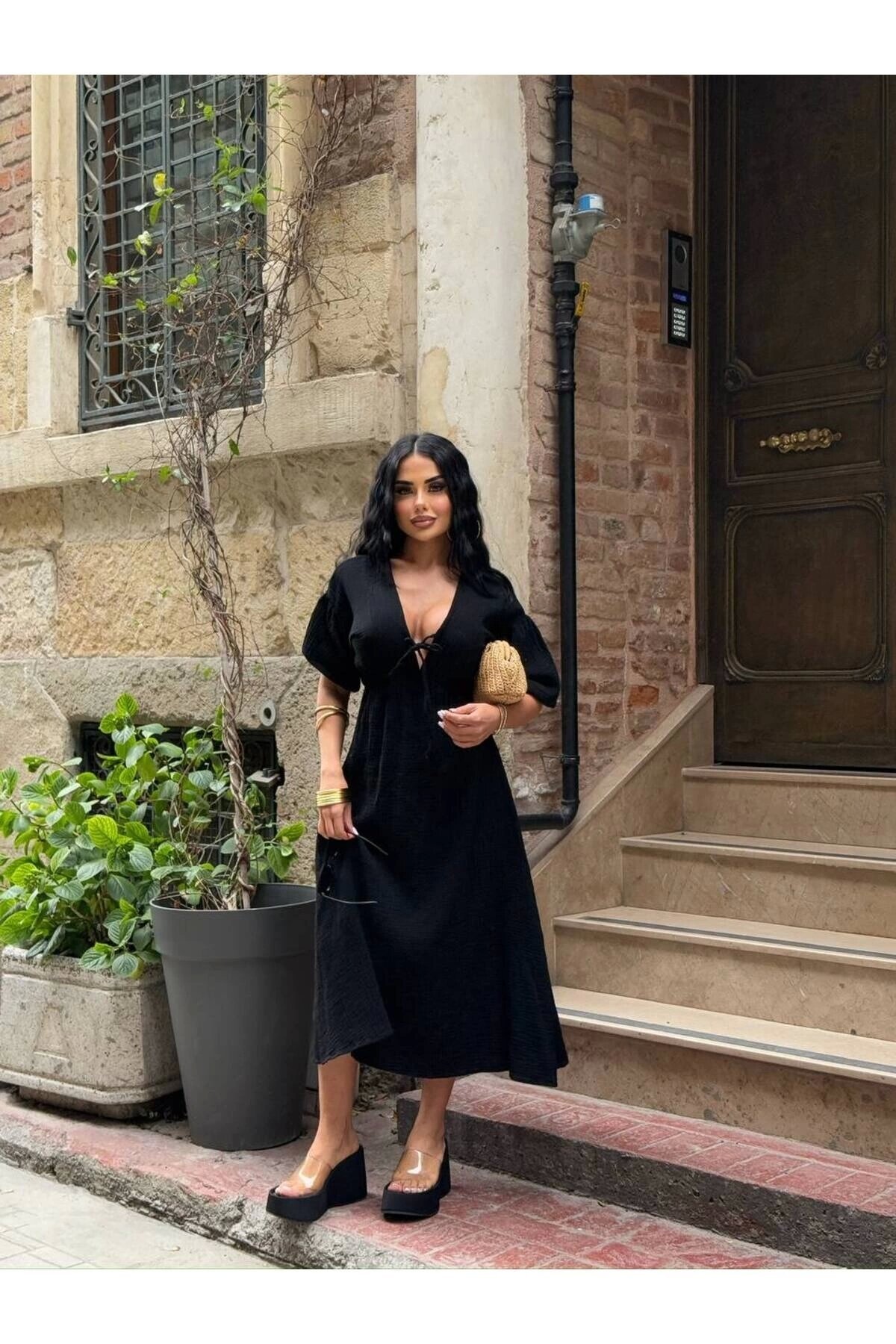 فستان طويل ميدي أسود بنسيج كتان موسلين بياقة V وخصر مزموم بربطة - VİSKALİ
