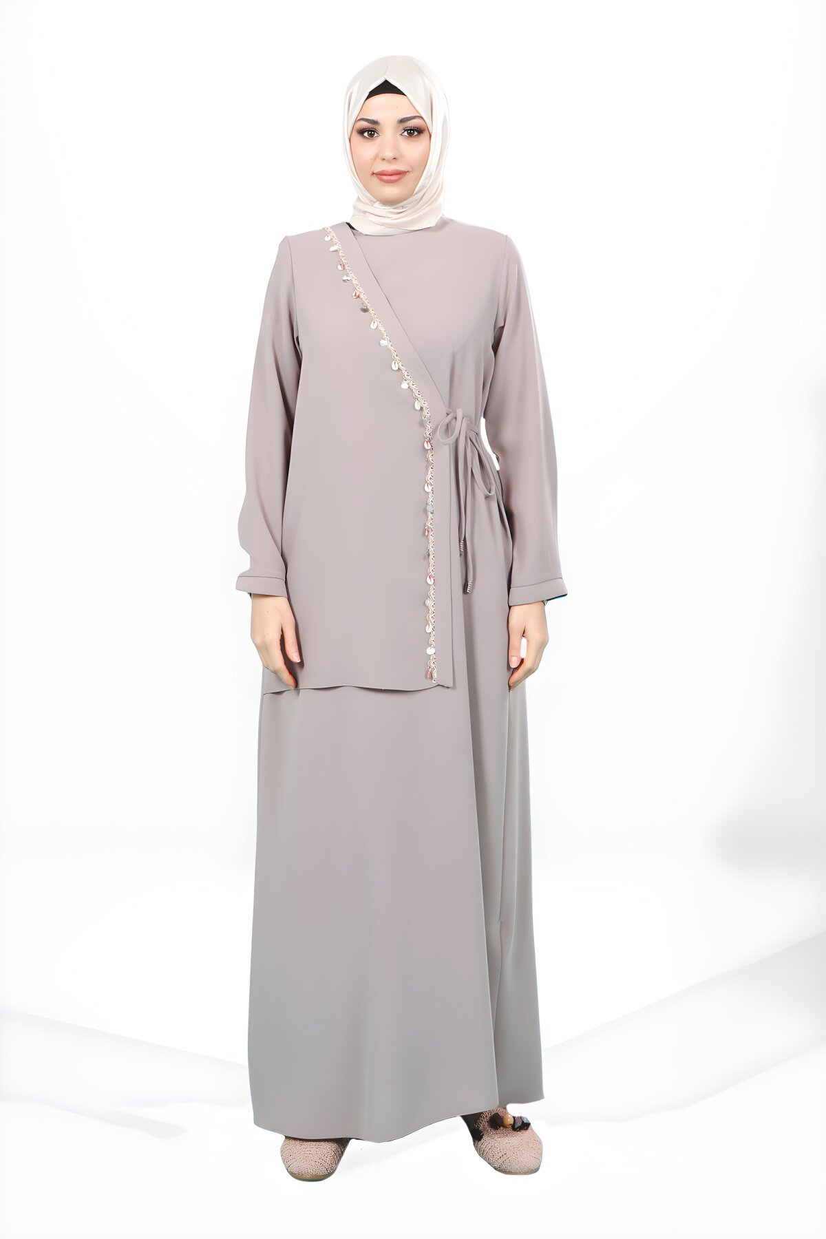 Bej Midye Şeritli Yandan Bağlama Detaylı Elbise Bej Midye Şeritli Yandan Bağlama Detaylı Elbise