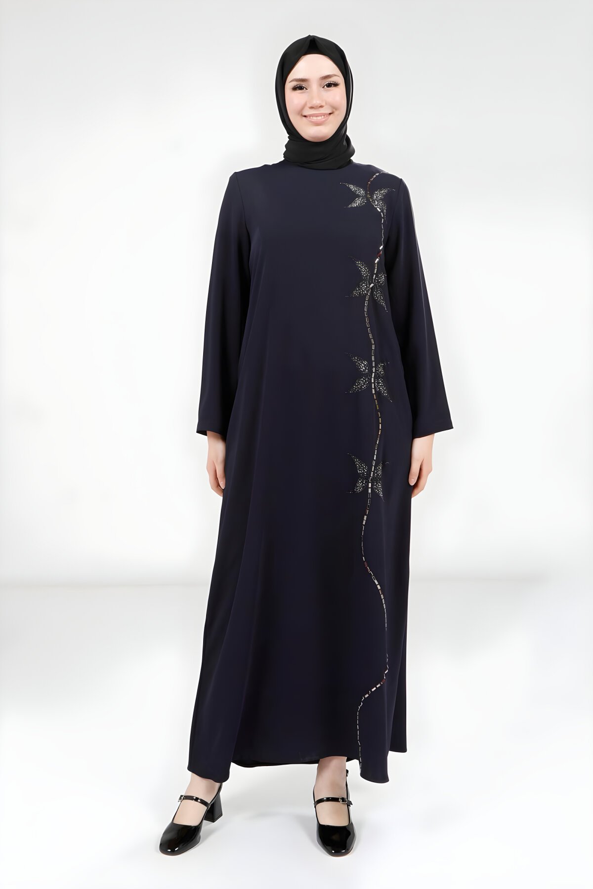 فستان محتشم كحلي بتفاصيل أحجار الفراشة - Beyza