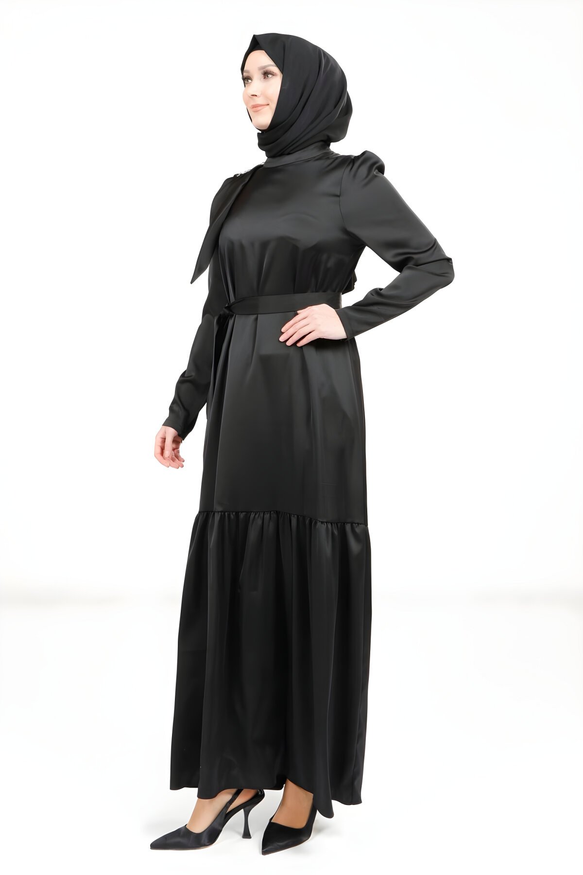 Siyah Saten Kuşaklı Omuz Detaylı Abiye Elbise