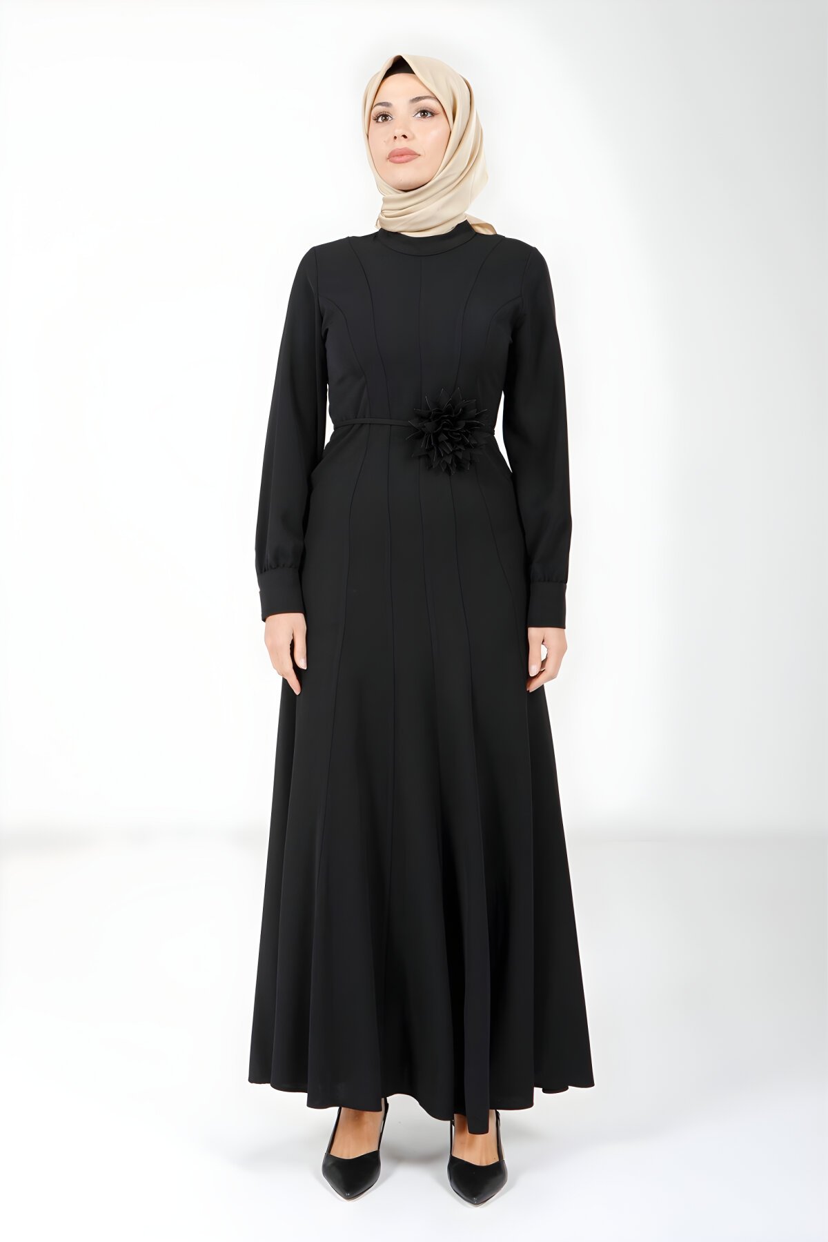 Siyah Uzun Gül Detaylı Elbise Siyah Uzun Gül Detaylı Elbise