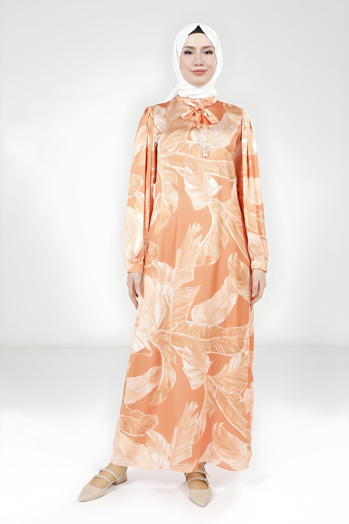 Turuncu Baskılı Boynu Kuşak Detaylı Elbise Turuncu Baskılı Boynu Kuşak Detaylı Elbise